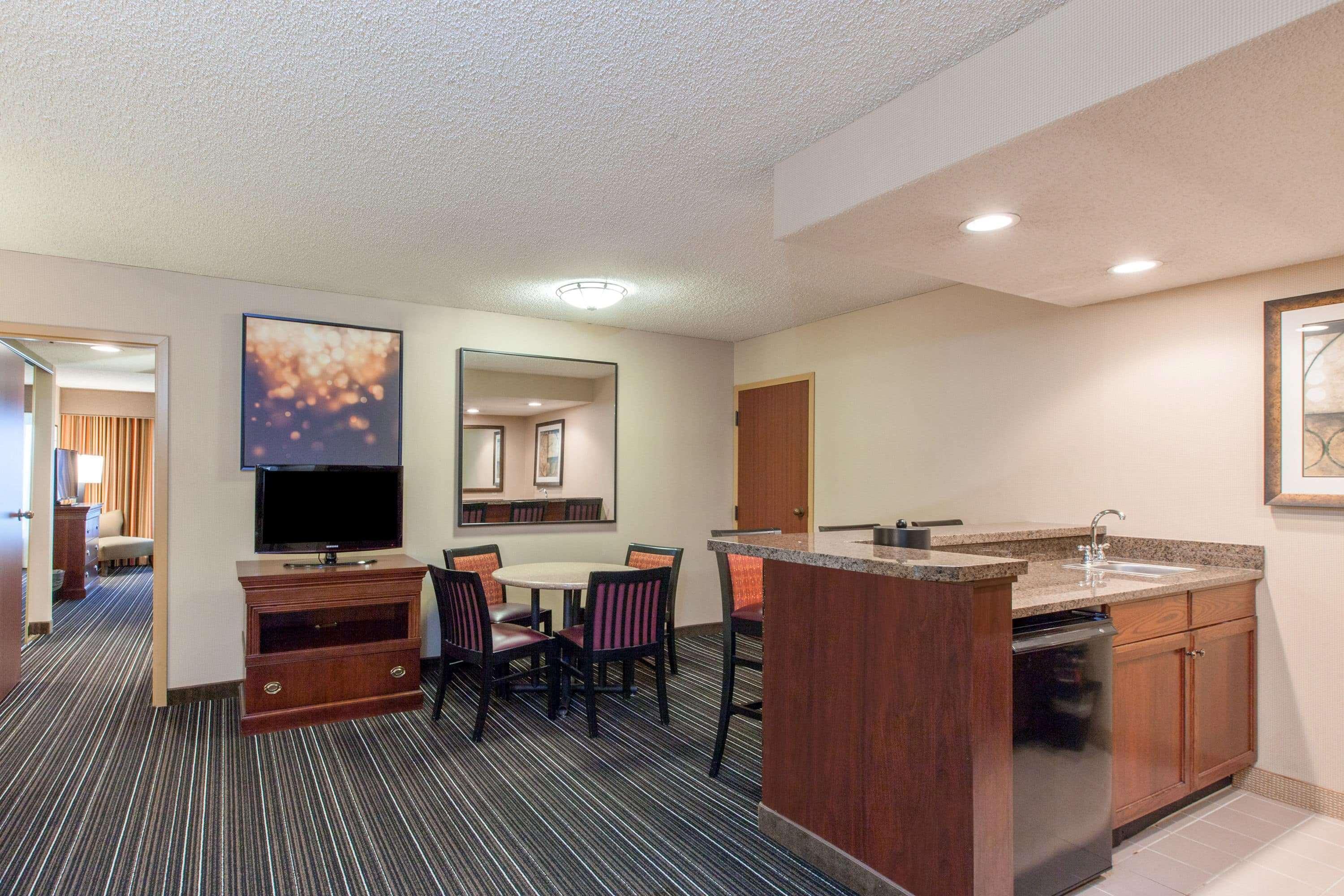 Sonesta Suites Dallas Park Central Bagian luar foto